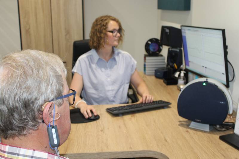 Réglage d'appareil auditif chez M & l'audition