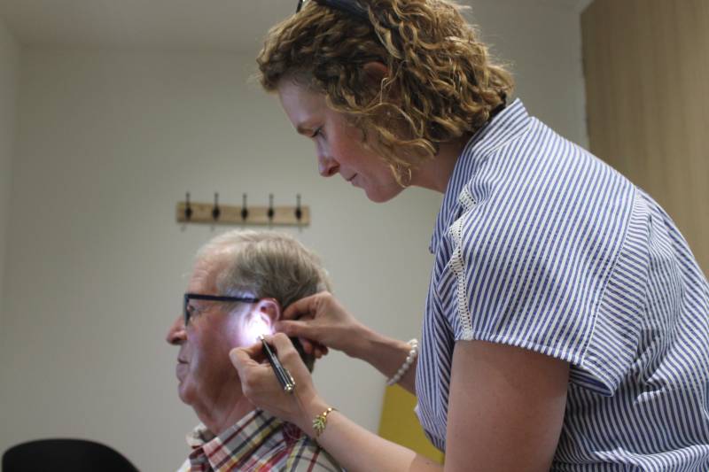 Mise en place de la protection tympanique