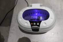 Nettoyage des embouts sur mesure dans le bac à ultrasons